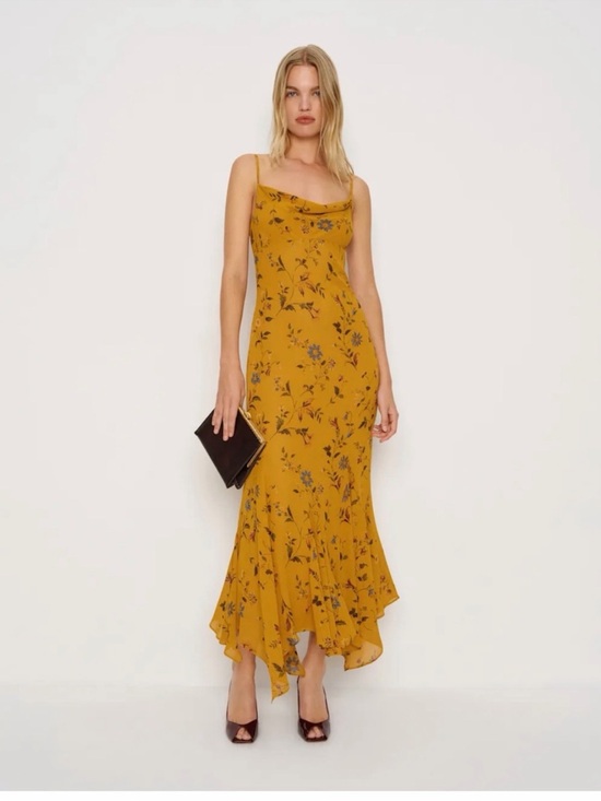 Reformation Dresses & Skirts - Reformation Lluvia Maxi Dress